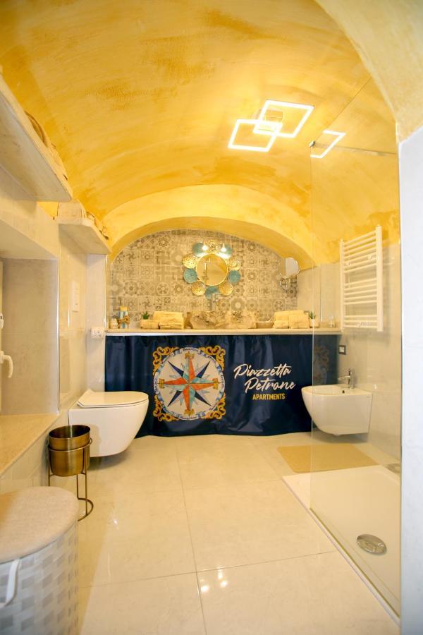 Piazzetta Petrone Apartments + Parking Vieste Exterior foto