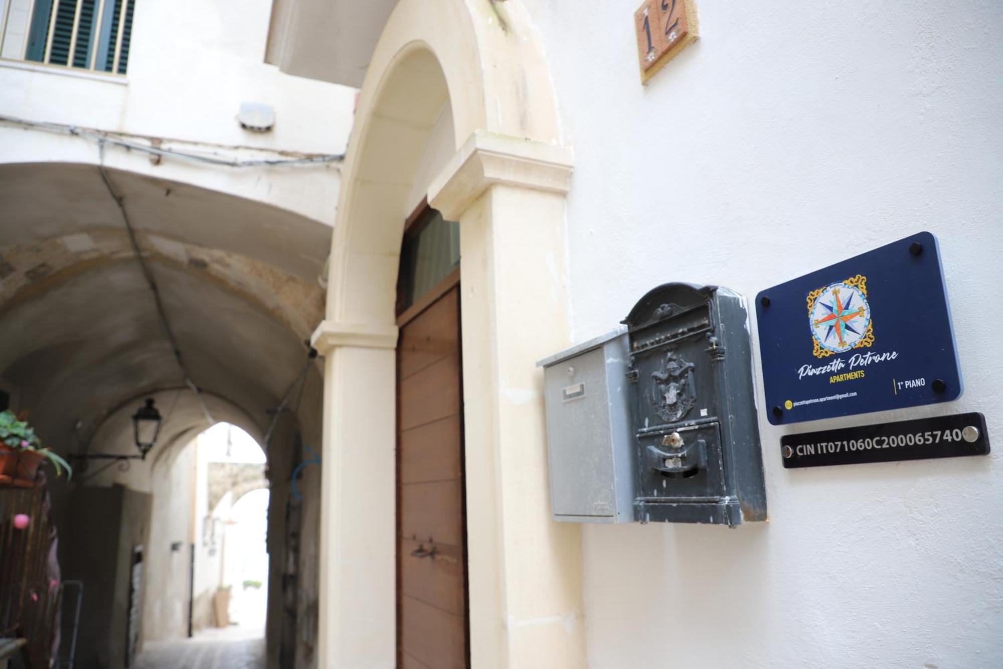 Piazzetta Petrone Apartments + Parking Vieste Exterior foto